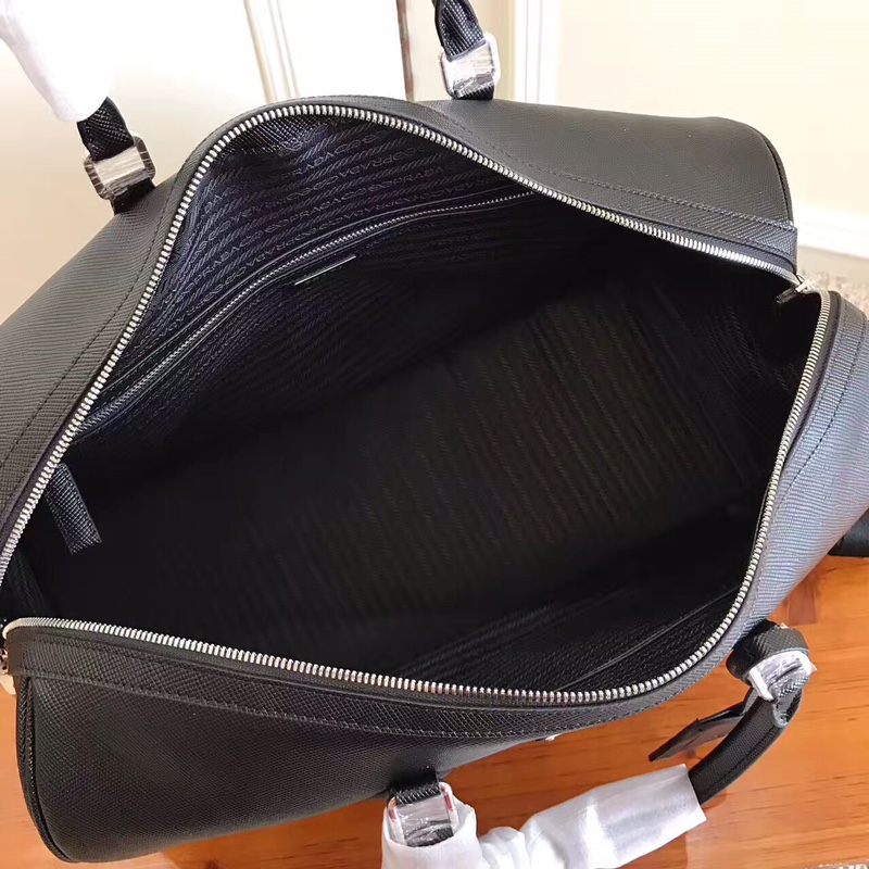 Pra*a travel bags